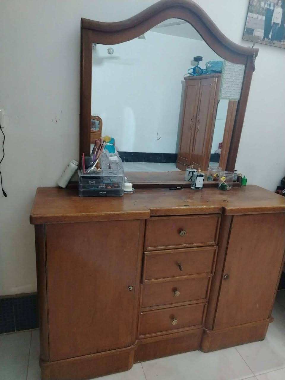 غرفه نوم للبيع 
نضافه 100ب100
بس عايزه جامه للزاويه 
600 وبيها مجال بسيط للشراي 
صاج العراقي التكمه 
كنتور المنيوم كلشي مابي 
نظيف عايز بس اقفاله 250 وبي مجال 
تخم اخو الجديد يردو 600 وبي مجال للشراي


**إذا كنت صاحب هذا الإعلان وتريد حذفه لأي سبب، رجاءا أرسل رسالة إلى الدعم الفني**