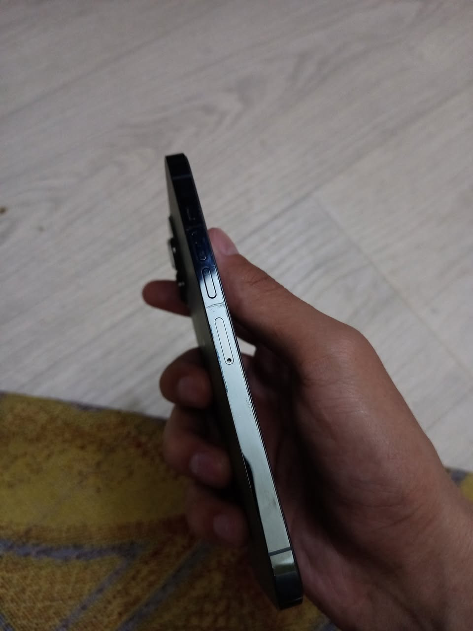 ايفون 13 برو ماكس، لون زيتوني 
جهاز مكفول ما بيه اي قطعة مستبدلة 
الذاكرة 256
البطارية 78%
حيل نظيف، نظافته 92%
السـعر 662 الف و بيه مجال 
المكان منصور


**إذا كنت صاحب هذا الإعلان وتريد حذفه لأي سبب، رجاءا أرسل رسالة إلى الدعم الفني**