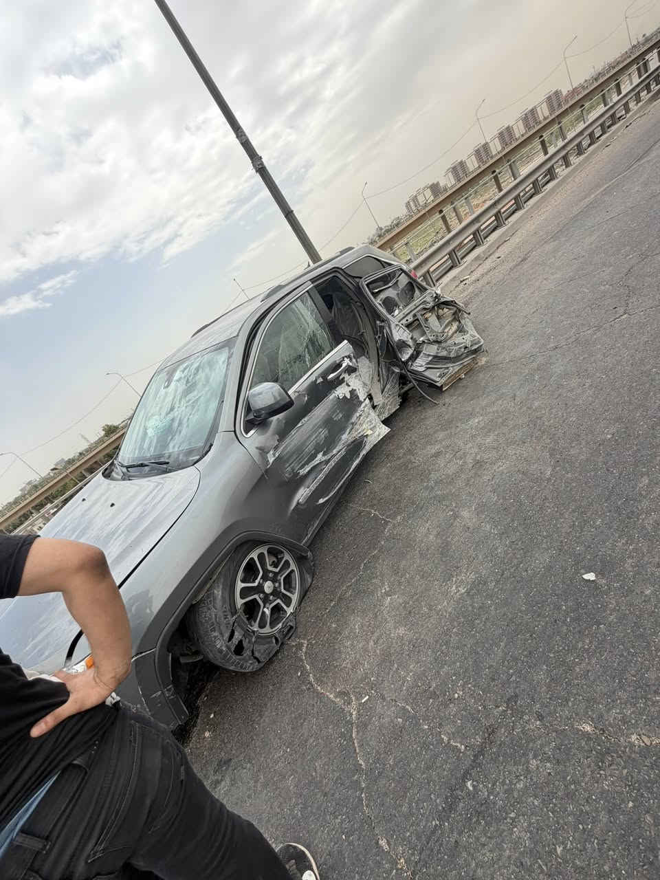 السلام عليكم جيب موديل 12الاريدوه صار بيها هاذ الحادث  اريد ابيعها عله حادثه السياره شغاله  كلشي بيها شغال فقط هاذ الحادث. شواصي الغود كفاله   وارد امريكي. ومن امريكه بيها هم حادث بذني البابتين فقط ابيع عله حادثه السعر 115العنوان بغداد التاجي الشراي يتصل *********** وذا مراوس عادي
