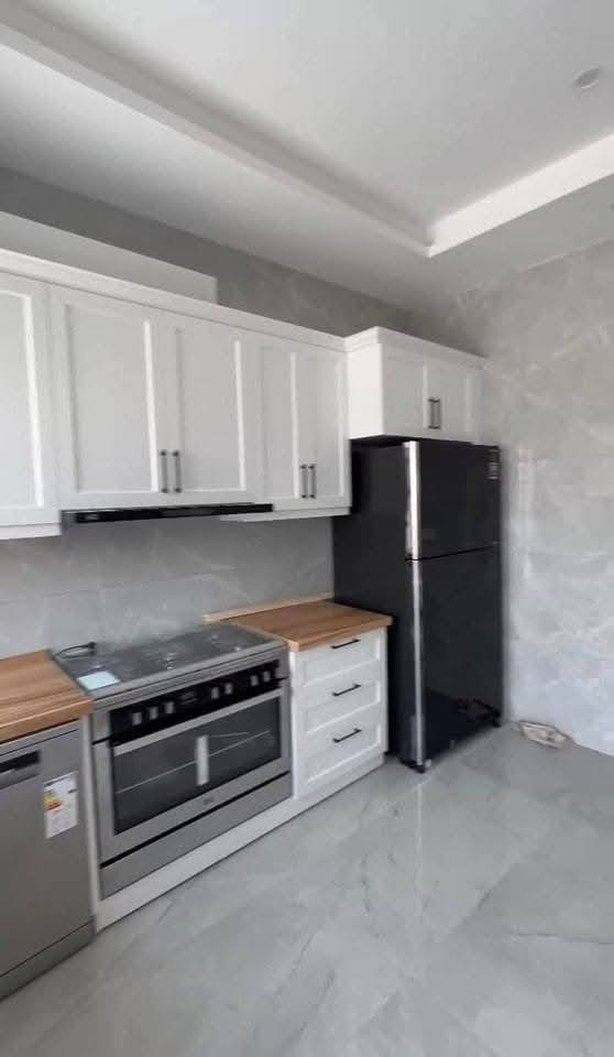 دار 160م مجمع عماد سكر موقع مميز مقابل الحديقة واصل كل الدفعات وباقي دفعه تسليم المفتاح بعد ثلاث اشهر تسليم الدار بشهر السادس من السنه الجديدة 
للتواصل واتساب ***********
