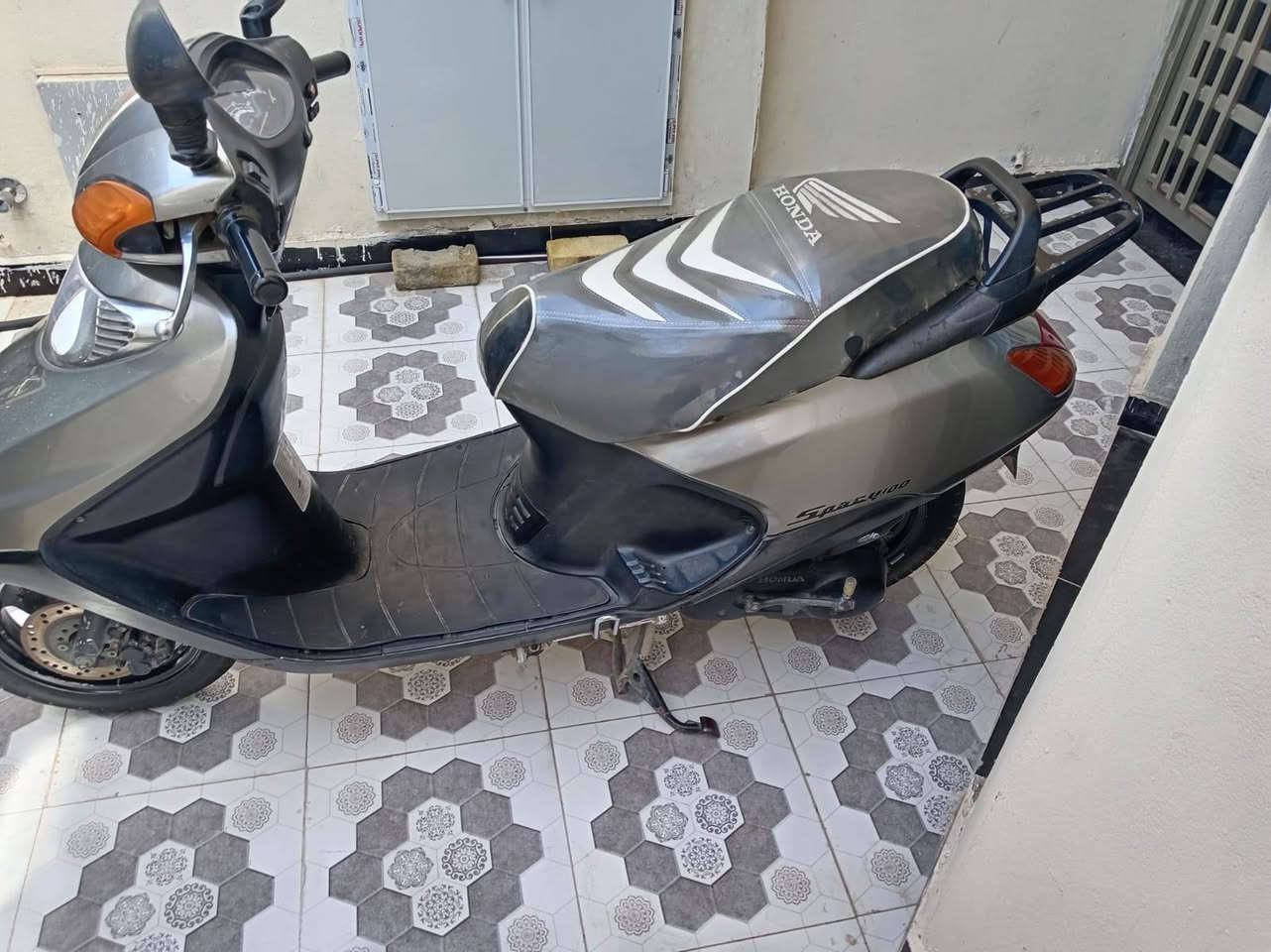 السلام عليكم دراجه سبيسي ياباني رمبه جديده برغي ما مفتوح بيها للبيع السعر مليون وربع وبيها مجال مكانها كوت اتصل على *********** وات ساب او خاص موجود
