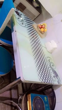 ميز طعام كزاز يصغر ويتكبر ٣كراسي سعر 80 لمكان بغداد ٠٧٧٠٢٦٨٠٠٣٢