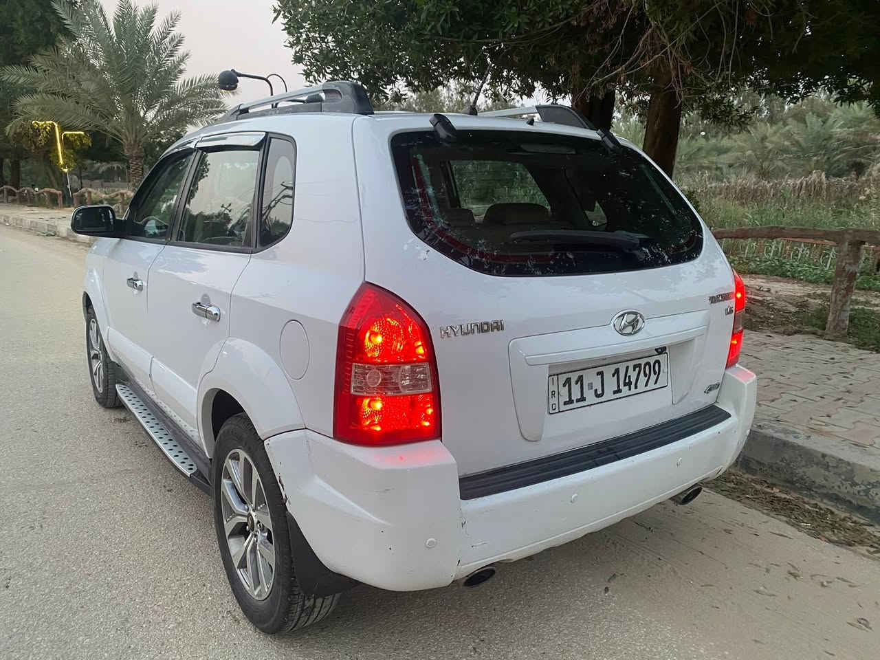 هونداي توسان2009 
خليجي ، بارد باب السائق، وصبغ  قليل اطراف الچاملغات الامامية،محرك v6 ,2700 بحالة ممتازة، حدادية جديدة، باتري جديد،تبريد ممتاز ,إدامة كامل منظومة الماء والبنزين، بقطع غيار اصلية.
، السعر118
 : نجف ***********
