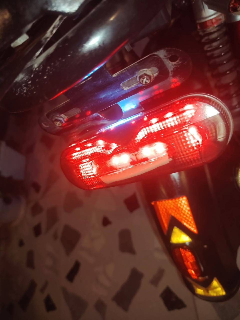 السلام عليكم دراجه شحن لل بيع نضافه فول بطاريات فول شرط سعر 280  وبي مجال

***********

 مكاني كركوك حي عدن بيع مستعجل
