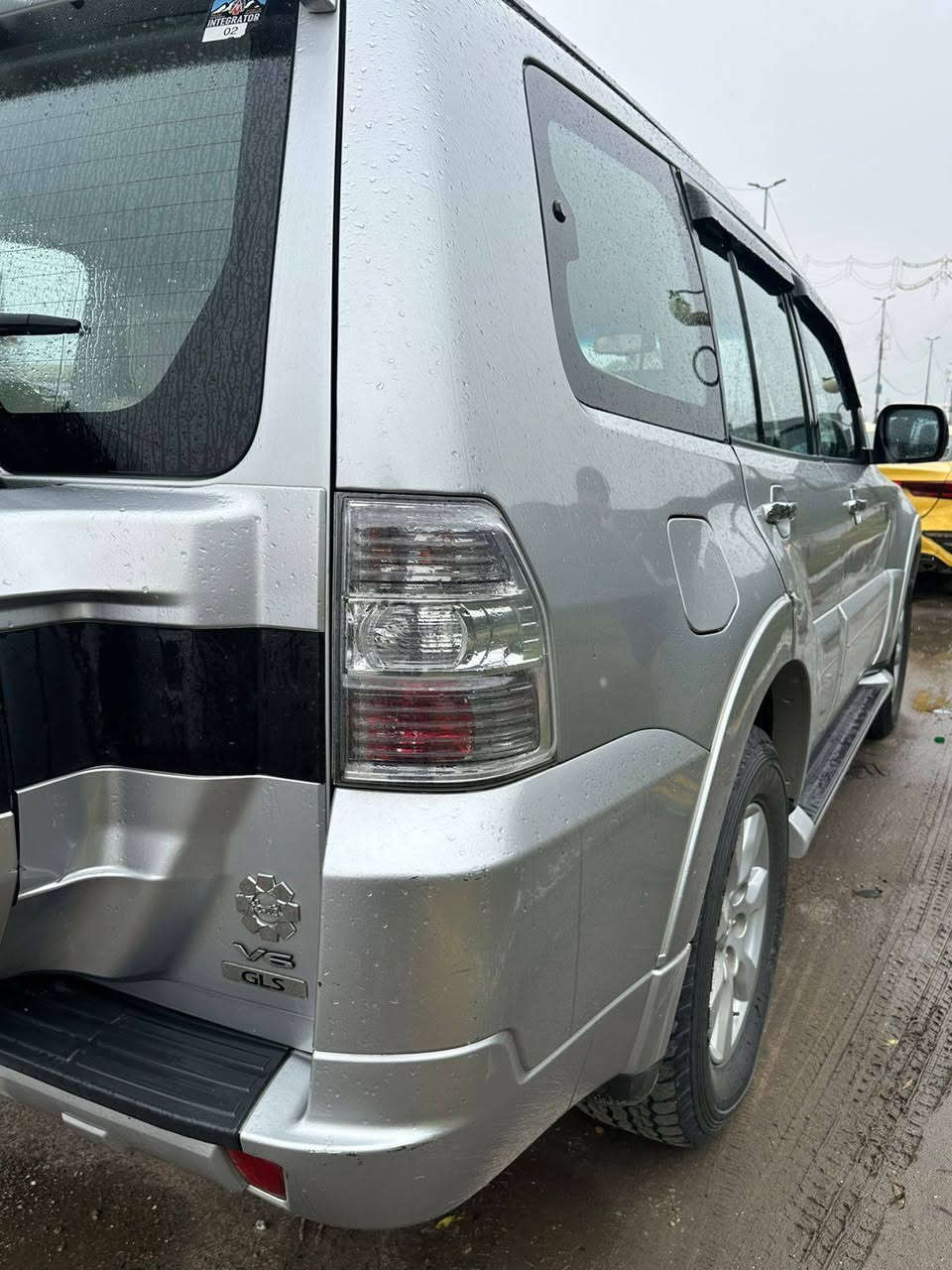 سلام عليكم
باجيرو 2018
السياره بيه جاملغ صبغ بدون فتح 
رقم الهاتف ***********
