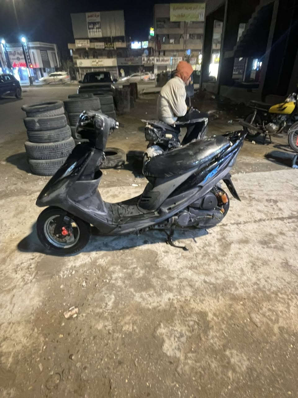 اعاده نشر بسبب الوعود الكاذبه سلام عليكم ماكس عدله دراجه نضيفه كلش عليها ادامه كامله دبلات امامي زوج جدد دبل خلفي رياضي جديد كفرات بلاديه الدراجه كلها بلاديه مفتوحه مره وحده الدراجه تأخذها ماتذب عليها ربع كلش حلوه ما بيها نقوصات فقط العداد ميشتغل الكيلو متر  شلعه و معدل حلوات و عليها لايت زينون  اصفر و ابيضّ مكاني بابل مركز سعر 575 و بيها مجال للستفسار ***********
