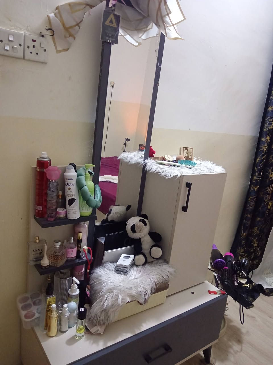 غرفه نوم تركي فقط بي ضررين لجربايه فايبره مكسره وداخل كنتور واحد من بيبان شويه نكسرت لين بل دريل راح زايد ويم راس لجربايه واحد من اضويه ماتشتغل هم مكسوره الي يريدها يدخل خاص مكاني سريدات ماعندي توصيل


**إذا كنت صاحب هذا الإعلان وتريد حذفه لأي سبب، رجاءا أرسل رسالة إلى الدعم الفني**