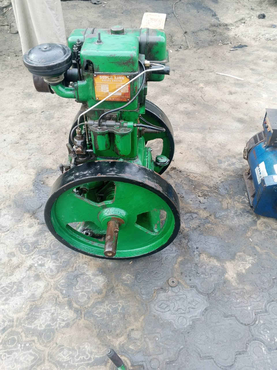 سلام عليكم لستر 8ح مامفتوح اخو جديد مع راس توليد 7/5كيفي 34امبير شرط نحاس مكان بابل الشوملي السعر 850وبيه مجال ***********او***********
