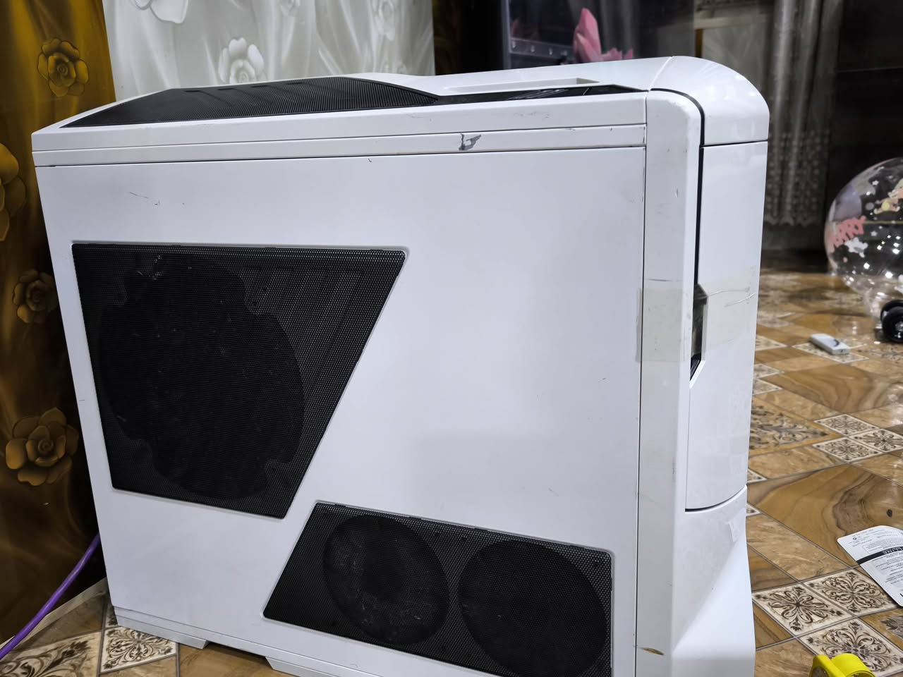 السلام عليكم 
PC DDR3 
مواصفاتها
MB: AZUS
CPU: Core I7 Gen 2
Ram: 2x4 8Gb DDR3
ROM: 120 SSD Corsair
CPU cooler: Thermaltake هوائي
Power Supply: 750W 80 plus Gold
Fan:6 fans
GPU: MSI GTX 970 OC 4GB DDR5
Case: NZXT.
السعر 250
يوجد توصيل لجميع المحافظاتب3


**إذا كنت صاحب هذا الإعلان وتريد حذفه لأي سبب، رجاءا أرسل رسالة إلى الدعم الفني**