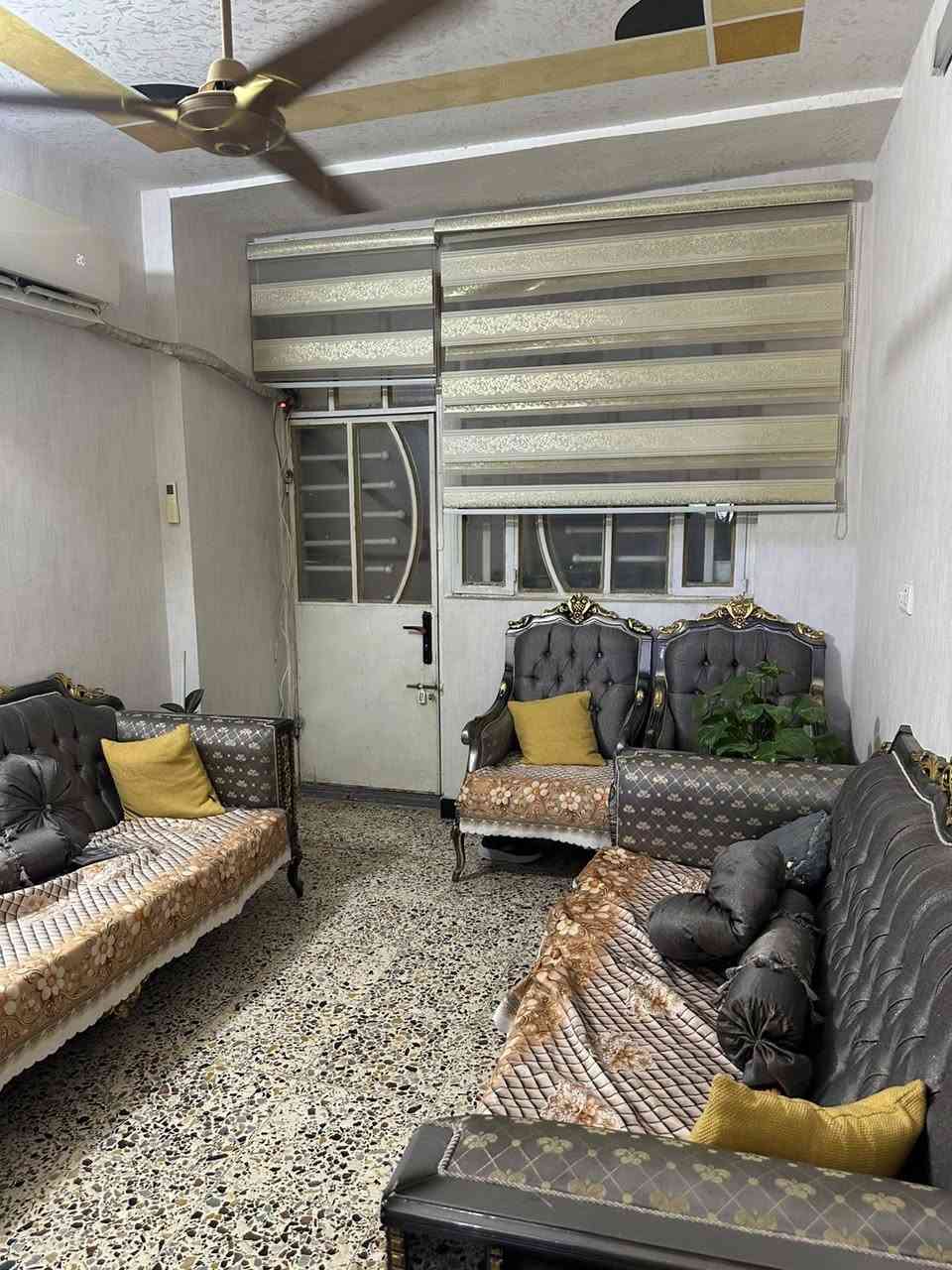 مشتمل طابو صرف للبيع الامين الثانية نواب الضباط شارع الاسراء والمعراج قرب محلات المهداوي للاستفسار الاتصال ع الرقم ***********
