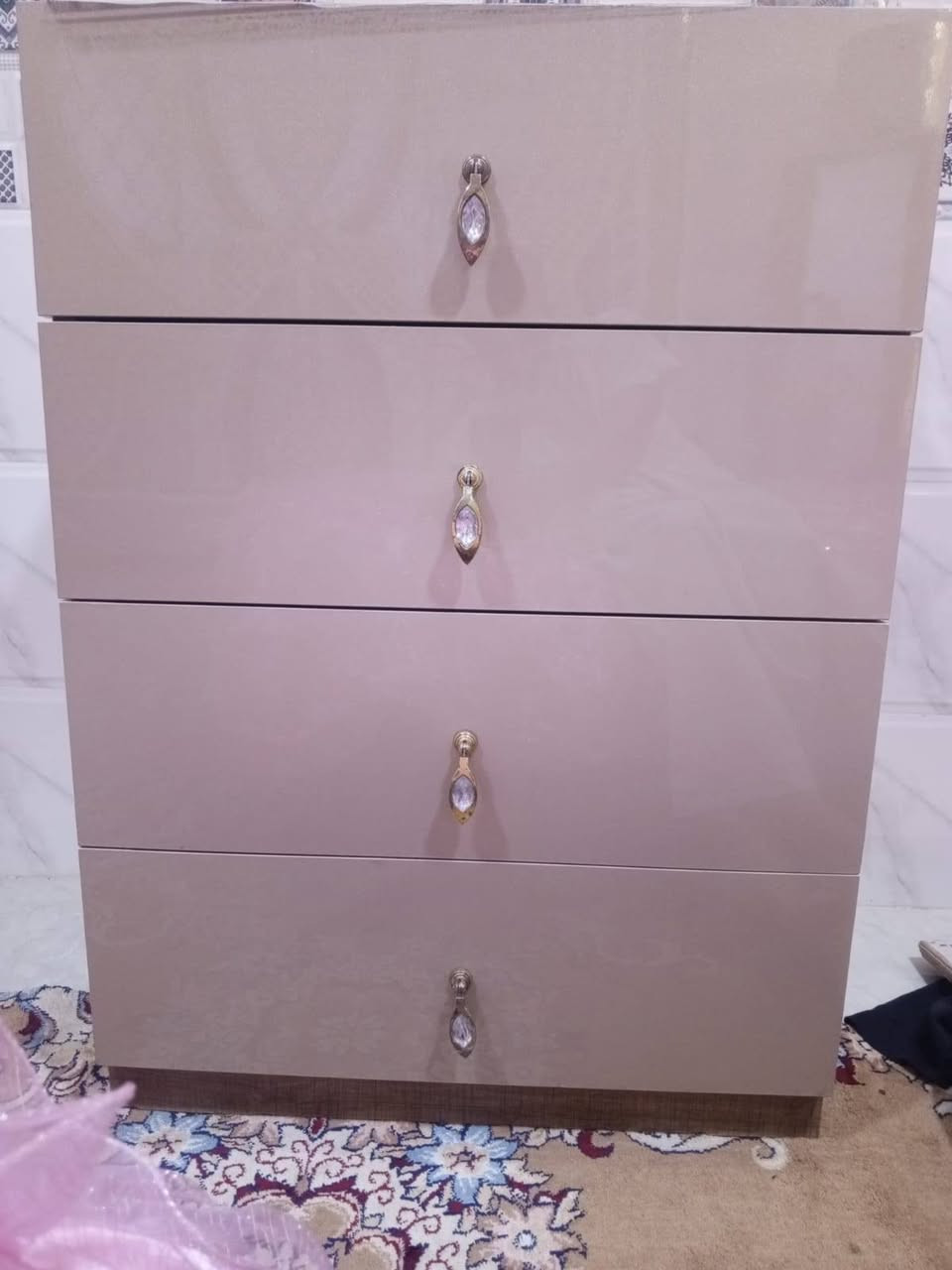 للبيع ٦٥٠ العنوان كربلاء حي العسكري جامع الاعمران
***********
