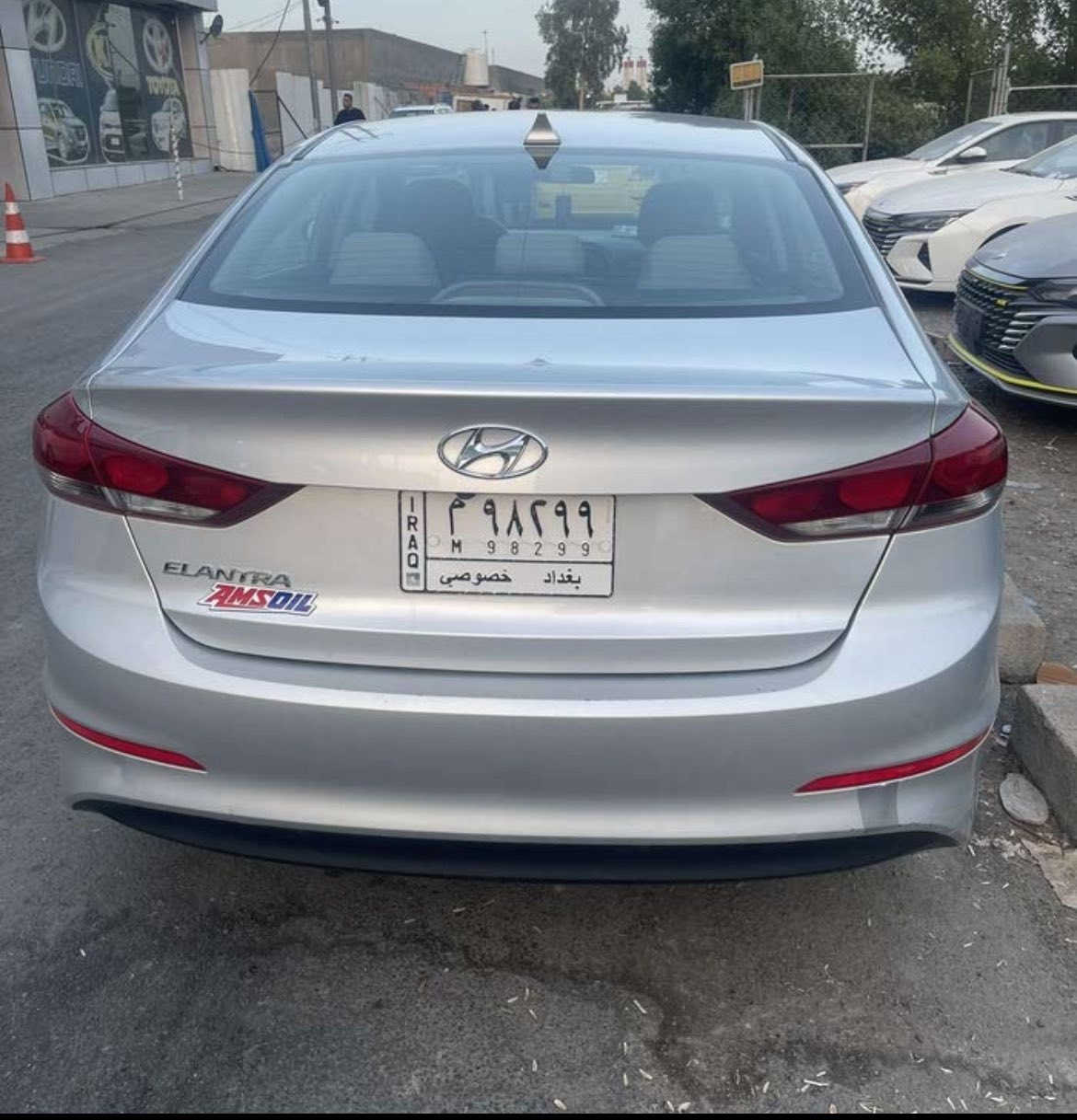 النترا موديل 2018
وارد امريكي 
محرك 2000cc كير AT المرغوب 
شاشة كبيرة بلاد ابل كار بلي واندرويد اوتو
ويل حجم 16 المرغوب   4 دسك 
تحكم مقود 4 جهات 
ثلاث وضعيات قيادة 
كامرة خلفي بلاد 
لد كشاف ضباب 
رادار جانبي بلمري 
تحكم كروز مثبت سرعة 
حساس اطارات شاشة 
 سويج عدد 2 
السيارة صارف عليها
 صدر جديد✅
 باتري جديد✅
كهربائيات ✅
دسك جديد✅
كير مكينة ناعمة مكفول 
سيرفسها يم خدمات الحسام فرع شارع فلسطين وموجود عندي وصولاتهم مال سنة كاملة احسن نوعية دهن موتل الفرنسي الاصلي ادير وشرط كل الفين ميل ابدل شتة صيف وغراض الادامة كلة اجيبلها من الشارقة الله شاهد  

حادث السيارة بنيد نفسة مرجعي وجاملغ عكس السايق مبدل وباب صدر مبدل 
نفس لون باقي السيارة كلها ليبل واحد

السعر 125$ وبيها مجال  
مشروع وطني رقم بغداد
مكاني بغداد الشعب 

بسمي تحويل ثاني يوم 

رقم واتسب فقط غير متواجد فيس بوك 

***********
