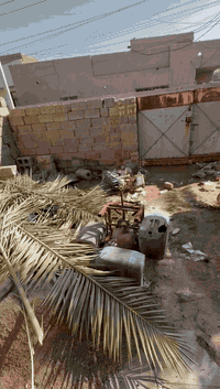 دار للبيع زراعي سند ٢٥ المساحه ١٥٠ متر  بغداد جسر ديالى قرب شارع الخدمي العريفيه شارع مقابل اسواق الزبيدي السعر مناسب ٣٥ بي مجال بناء قديم غرفه نوم هول صحيات مطبخ سقف عكاده كامل الخدمات مي كهرباء مجاري تبليط ***********
