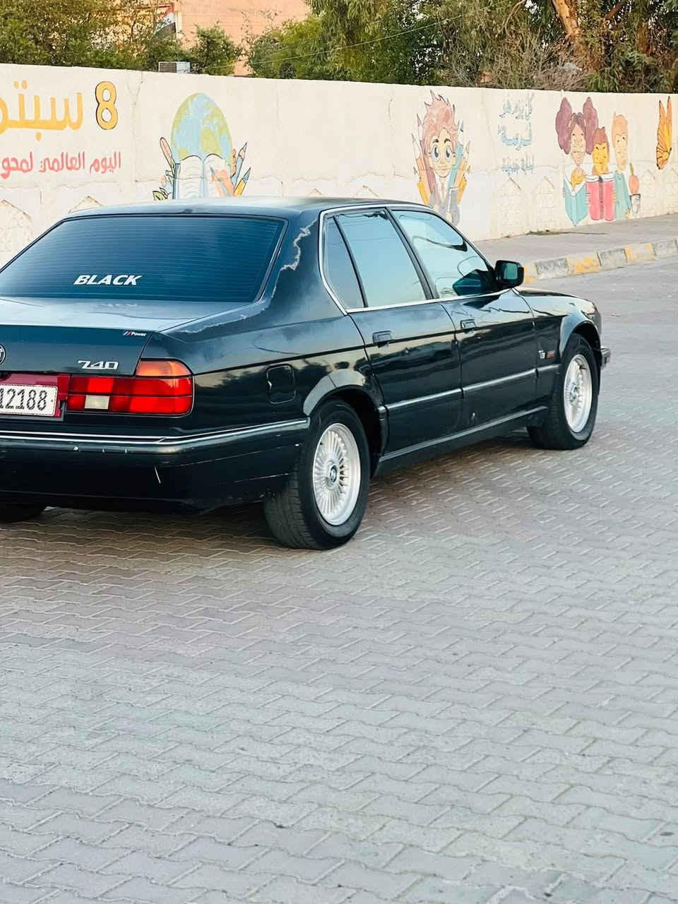 السلام عليكم BMW 740 اصل موديل 92 سيارة بلاديه  مكفوله من الصبغ والضربه السياره جارده تريد تصبغ السيارة جاهزه كير ومحرك شرط صدر جديد تدفئه تبريد شغاله كهربائيات كلها شغاله سنويه مشروع وطني الى 27 السعر 65 وبيها مجال مكاني صلاح الدين تكريت الشراي يتصل *********** ممتواجد عالفيس

