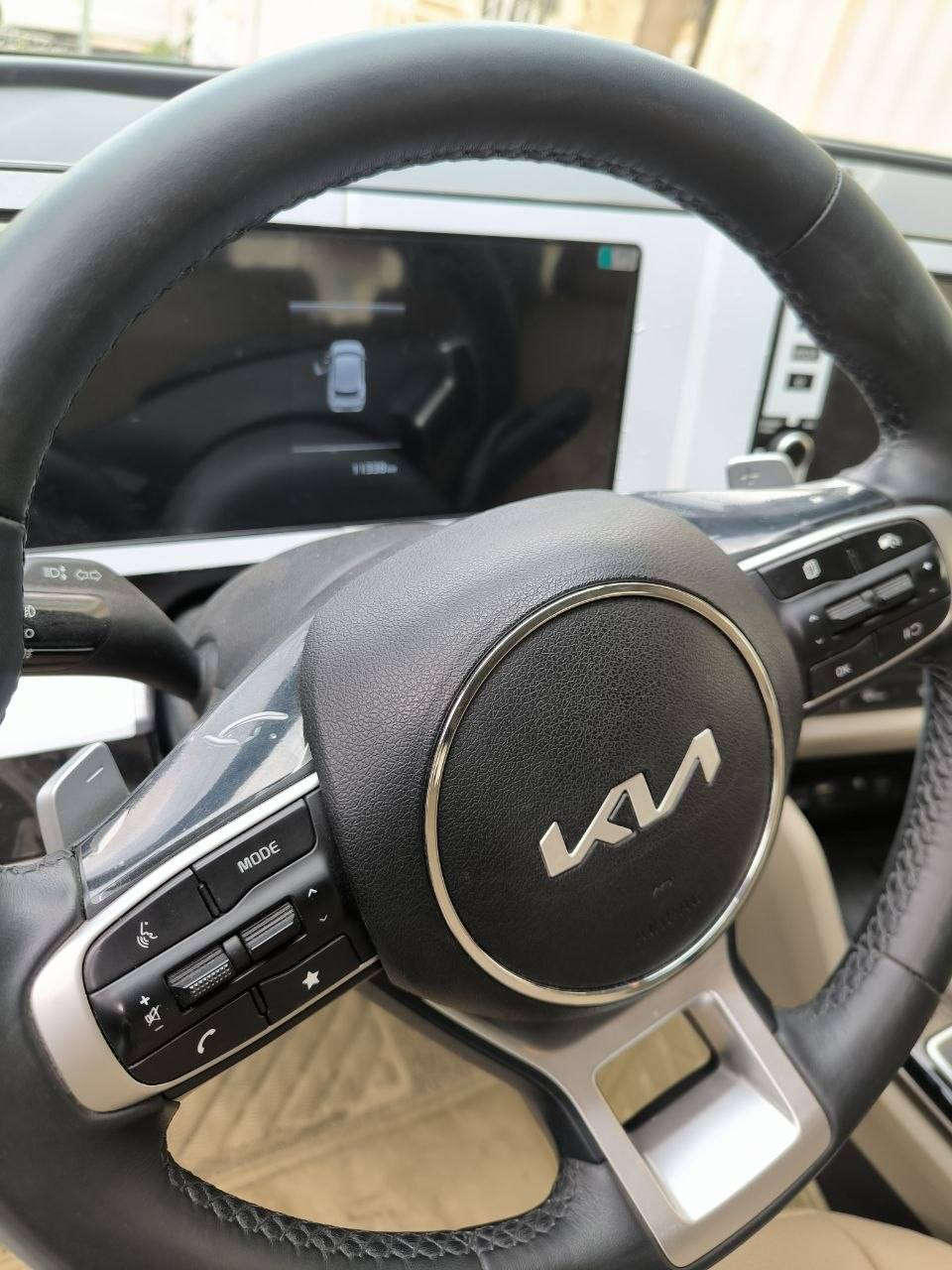 السلام عليكم 
كيا سبورتج ٢٠٢٣ خليجي 
ماشية ١١ الف فقط
رقم بغداد 
صار بيها حادث بسيط دعامية امامية وتبديل بنيد نفس اللون بلادي ايرباك ستيرن ودشبول وراجع سستم
محرك ٢٠٠٠
حساس خلفي أمامي
بصمه وتشغيل عن بعد
كشنات كهرباء تدفئة 
شفتات بالستين 
شاشة أندرويد اوتو وكامرة
 السعر 188 ورقة بيها مجال بسيط
مكاني بغداد السيدية
الاتصال ***********
