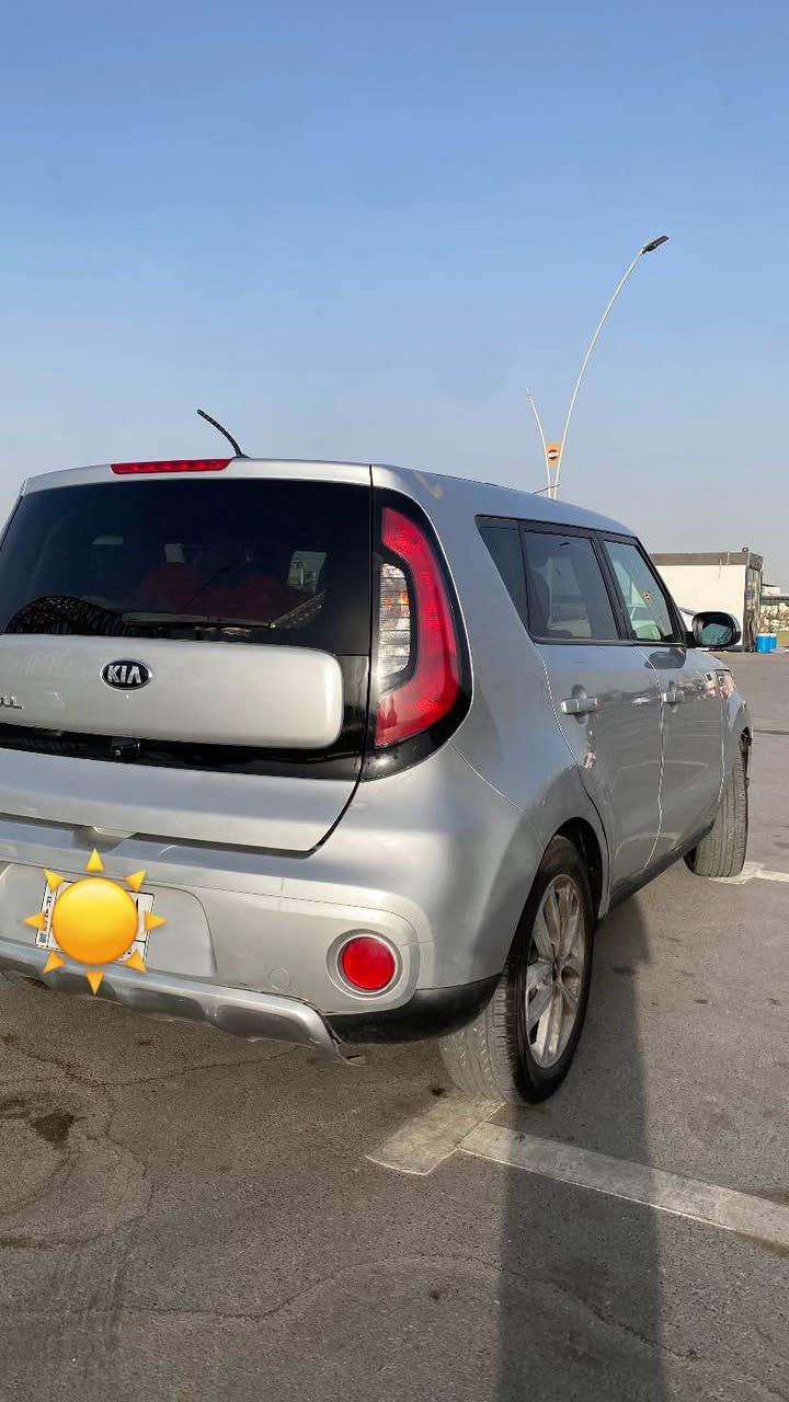 Kia صول موديل 18 محرك 2000 سياره حادثها جاملغ وبنيد من امريكا جه الصدر سياره نضيفه مالت بنيه رقم ذي قار تحويل ثاني يوم سعرها 125 وبيها مجال *********** ناصرية, ذي قار
