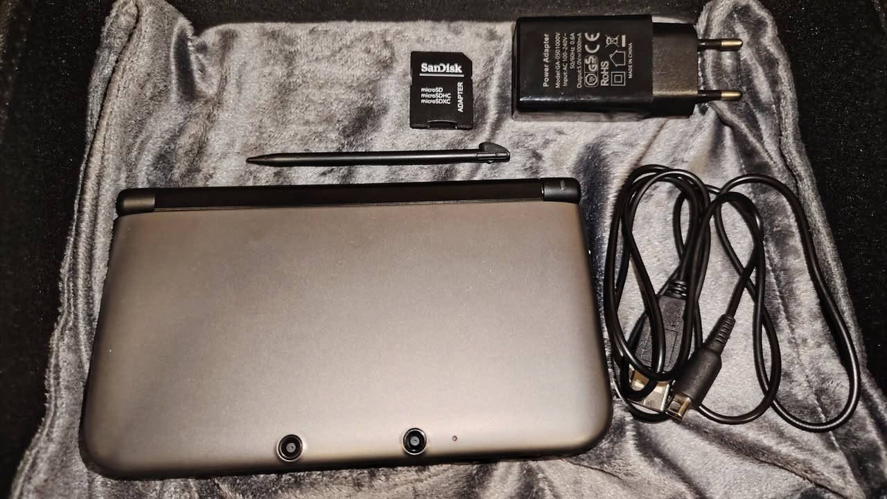 🔥 للبيع  Nintendo 3DS XL مهكر 🔥
✅ نضافة 100%
✅ الجهاز مهكر وجاهز للألعاب
✅ شغال بدون أي مشاكل
✅ البطارية ممتازة
✅ الشاشتين نظيفات جداً

📌 النقص فقط:
ماكو SD
ماكو كارتون
💰 السعر 250.000
🚚 توجد خدمة توصيل
للجادين فقط ✨


**إذا كنت صاحب هذا الإعلان وتريد حذفه لأي سبب، رجاءا أرسل رسالة إلى الدعم الفني**