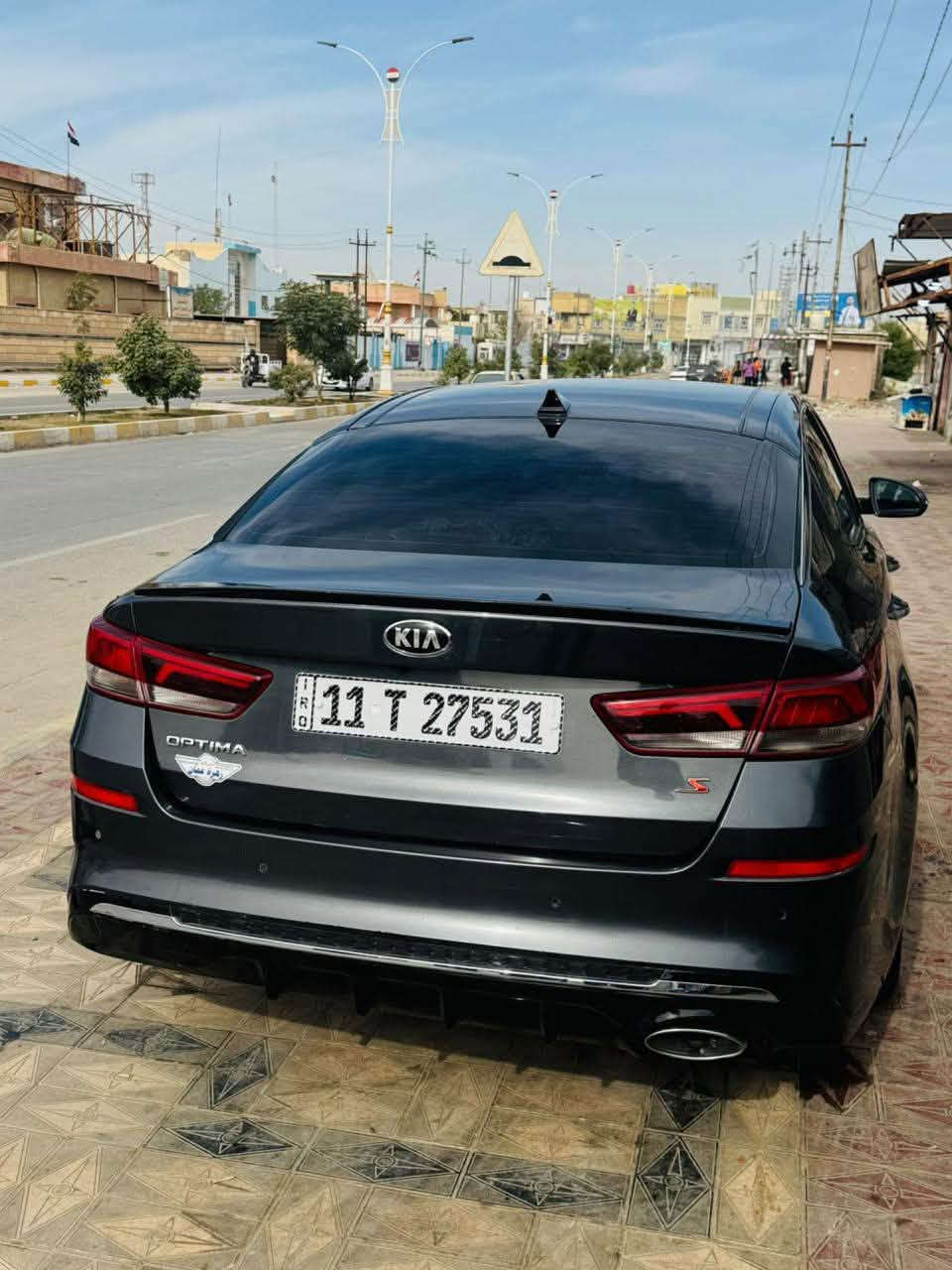 أوبتما 20 وارد امريكي حادثها مثل ما موضح في الصور فقط دعاميات بيها بخشم البنيد ومبدل بلاد نفس اللون وبيها باب السايق صبغ وطخة بسيطه بحوض الجنطه ماواصله للسبير
وخصمه خفيفه بالحوض بدول بارد وصبغ نفسها باقيه كلش خفيفه 
فول مواصفات SXL 
مكينه 2400 كامرات حساسات رادار بانوراما فتحتين كشنات جلد سماعات دمام شاشة كبيره كار بلي بلاد بصمه بصمه ابواب وجنطه اشاير بالمري اشاير ترحيب تحكمات قياده 3 وضعيات كشن كهرباء تدفئه وتبريد وهواي مواصفات بعد 
رقم دولي  بغداد حره باسمي
السعر 130 وبيها مجال 
للتواصل ***********
