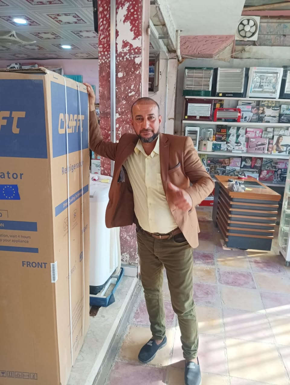 الحمدلله وشكر على قمنا بخدمة محتاجين طباخ مع قنينه مع ثلاجه الى ايتام مع مبلغ 600الف خادمكم ميثم االبياتي ***********
