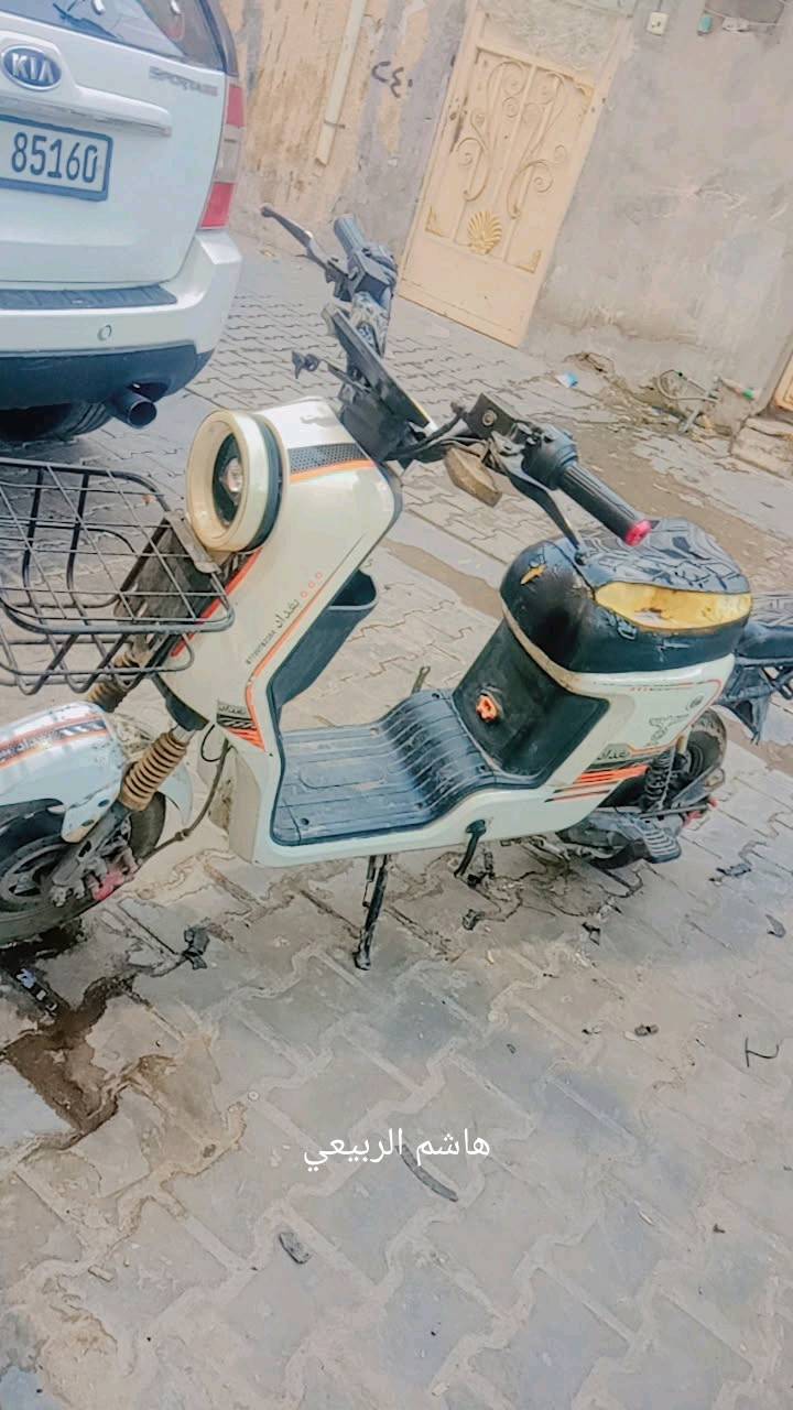 سلام عليكم
دراجه للبيع نوع R9 

دراجه فول مواصفات 

١..تتكون من ٥ باتري كبار نسبه البطاريات ١٠٠ بل ميه 

٢..تتكون من زنون أمامي عالي ناصي نشره رماش

٣.تتكون ميزه R رجوع للخلف

٤.. دراجه جديد مودي2025 أكبر حجم نضافه 

٧..اصدار WLNLEE

.مكان بغداد المحمودية
الاستفسار***********بي وتساب