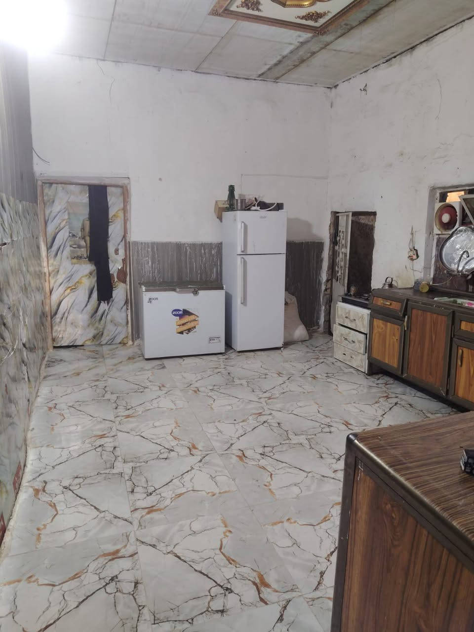 سلام عليكم بيت لبيع بحي بساتين صدرين شارع تكاتك على شارع العام مساحة 115كامل خدمات سعر33وبي مجال ***********
