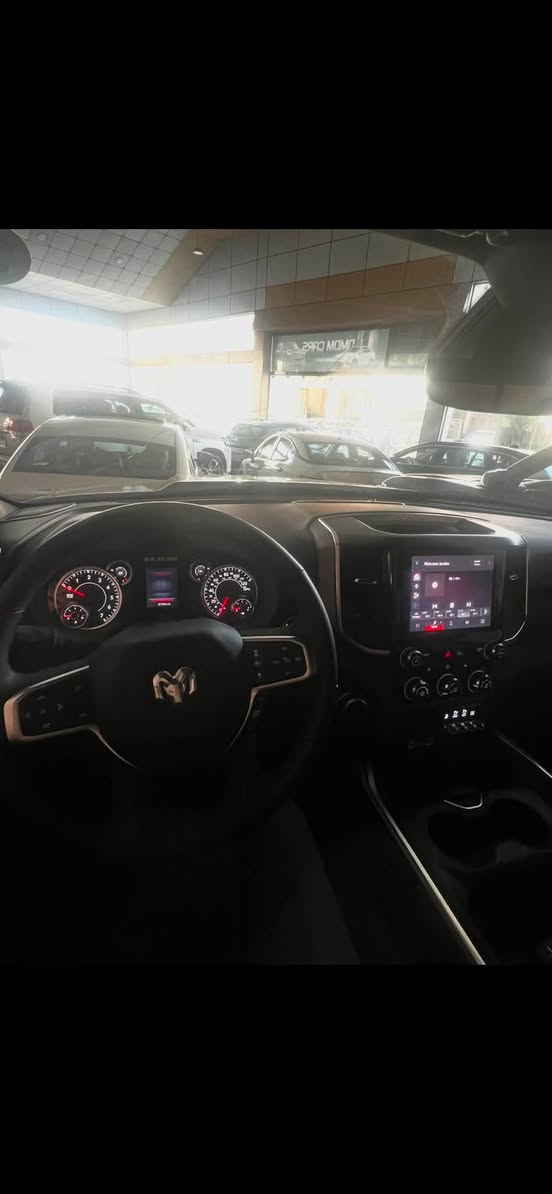 دوج رام 2025بيك هورن
4X4دبل اكسل
شاشة وسط تحكمات ستيرن خطوط شارع بصمة تشغيل عن بعد كشن منفصل 
حجم المحرك 3600 V6 كير ومحرك شرط
ماشية فقط 36ميل
حادث سيارة جاملغين صبغ بدون دواخل وشاصي ايرباك تكمة وحدة فقط سستم شركة
رقم شاصي /1C6RRFFG2SN518953
سيارة بدون رقم تترقم شمالي دهوك/اربيل/سليمانية
سعر 255ومجال
***********
