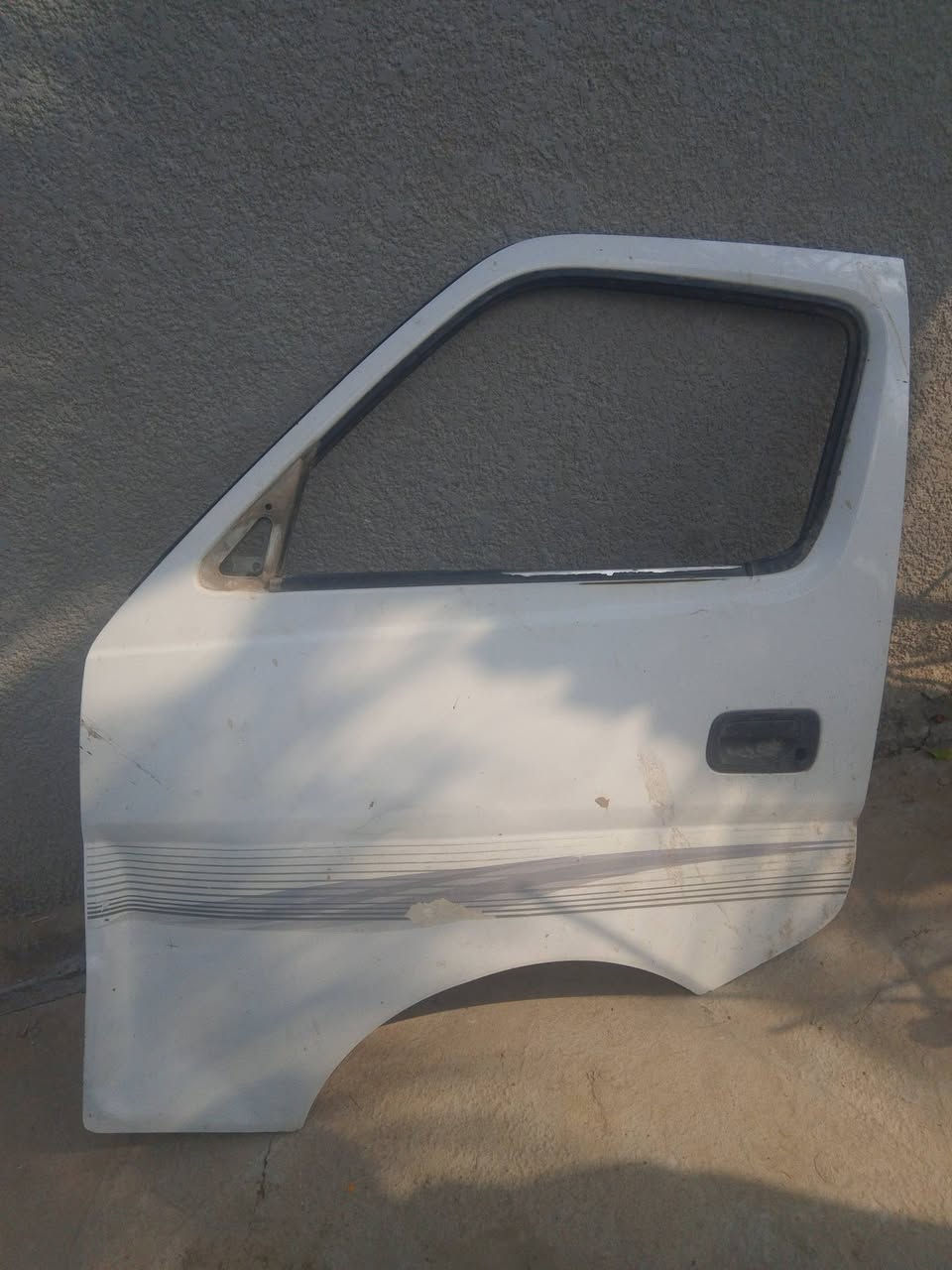 ***********  باب نيسان ليرده خادم
