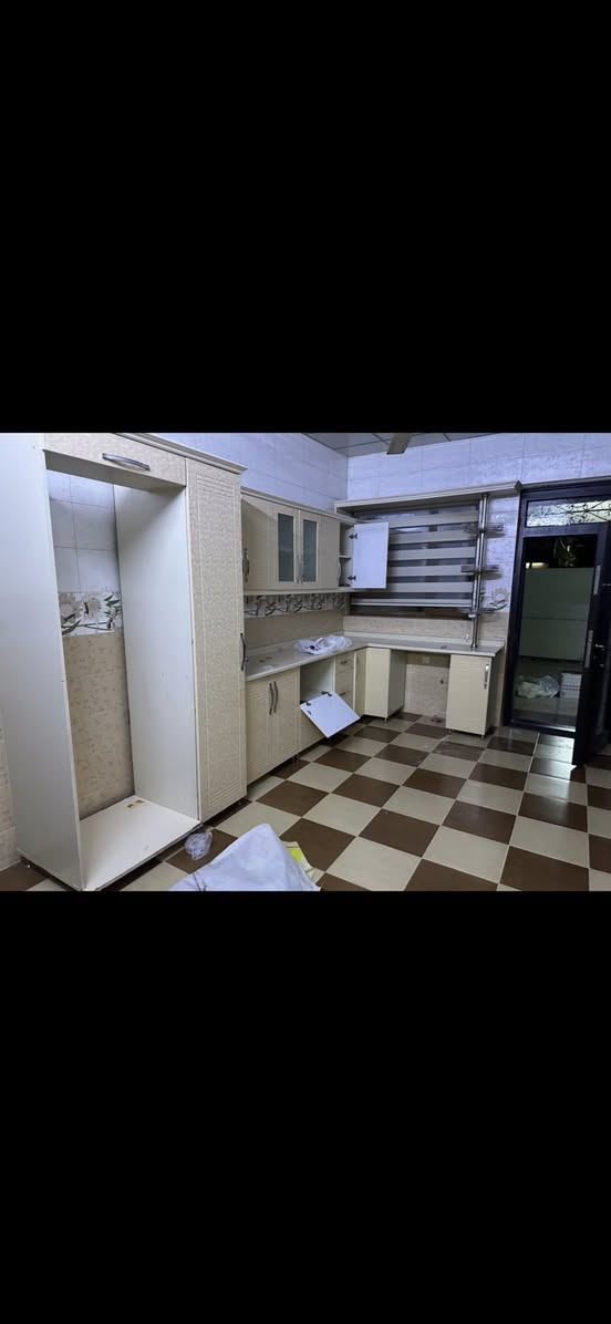 للايجار فرمانبران قرب مدرسة سعادة
البيت ١٥٠م طابقين 
الايجار ٥٠٠ الف
***********
