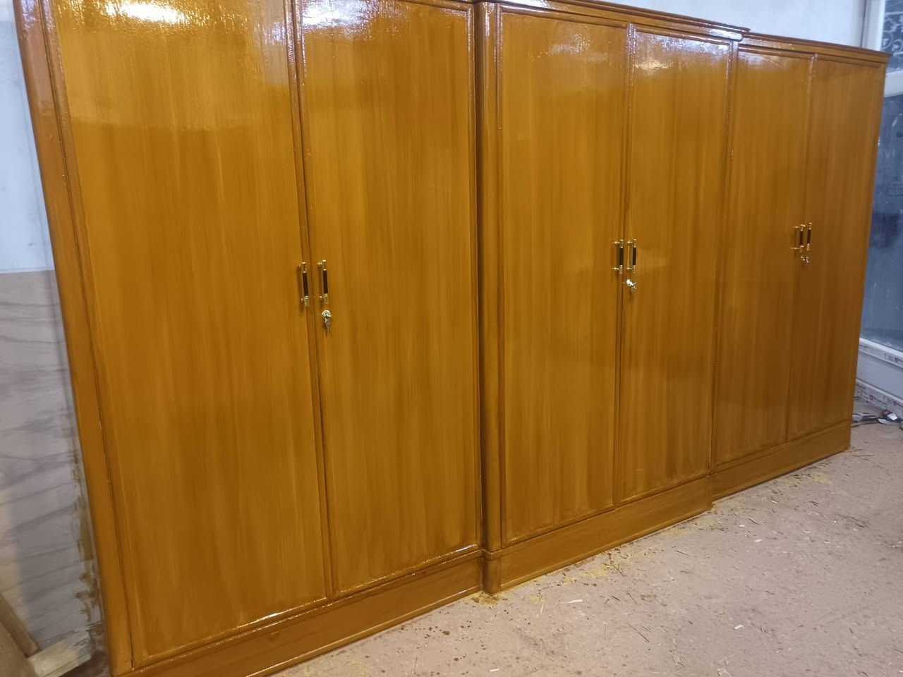 غرفه ام السته نجاره وكامله الحله ابو غرق حي حسين وتساب أو تصال *********** السعر 500 وبيه مجال
