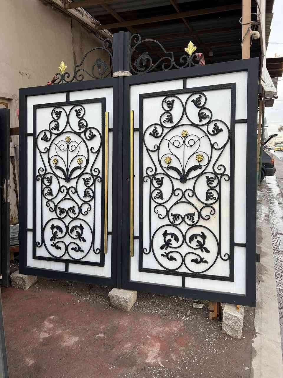 للبيع للبيع ابواب حوش الموصل صناعة الكرامه لاستفسار او الاتصال  ***********    /    ***********
