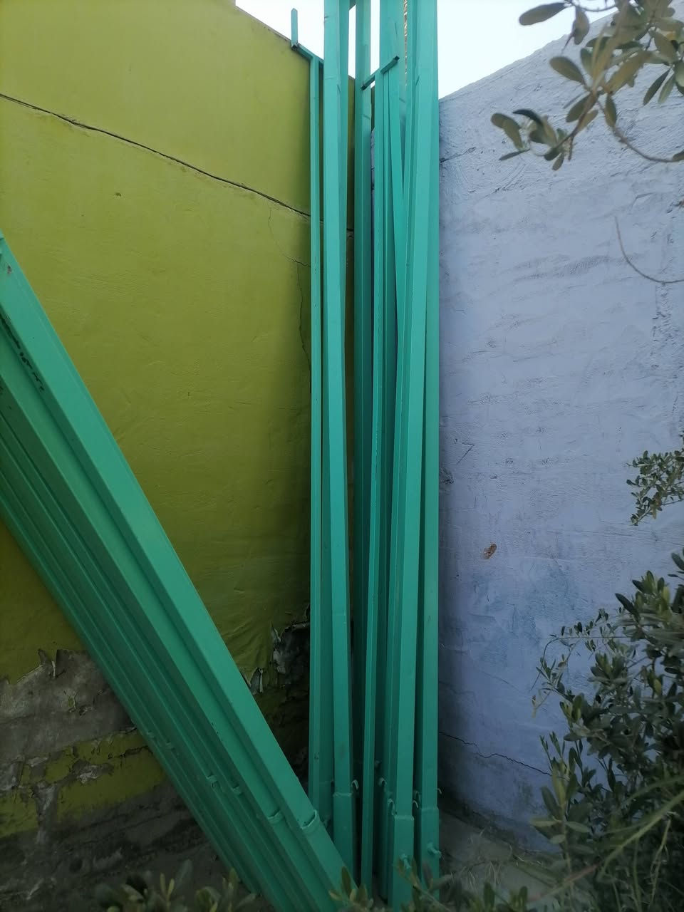 يوجد قاعه نظيفه جدا ٩ قوس قماش و حديد بغداد *********** سعر ٣ مليون
