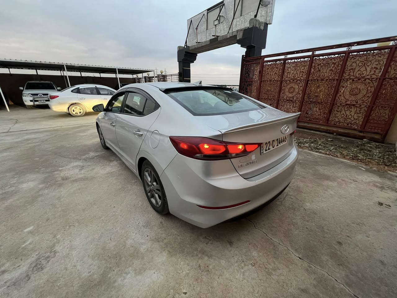 سلام عليكم 
انترا للبيع 
موديل 2018
سونار بل منشور 
ضرر بونيد بدون دواخل الدوسه بيه صبغ 
كير ومحرك شرط 
تواير وصدر جدد
السعر 135 وبيها مجال للطيبين 
الرقم ‭0788 442 6547‬
