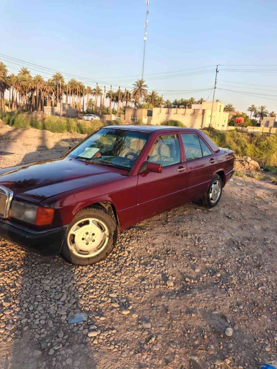 السلام عليكم لبيع مرسدس حجم 190  موديل 91 رقم بغداد دولي سنويه٣١مكينه بيها تبخير ابيع كايمى تخم تاير حداديه جديده السعر 28 بيها مجال المكان بابل الشوملي اتصل ***********
