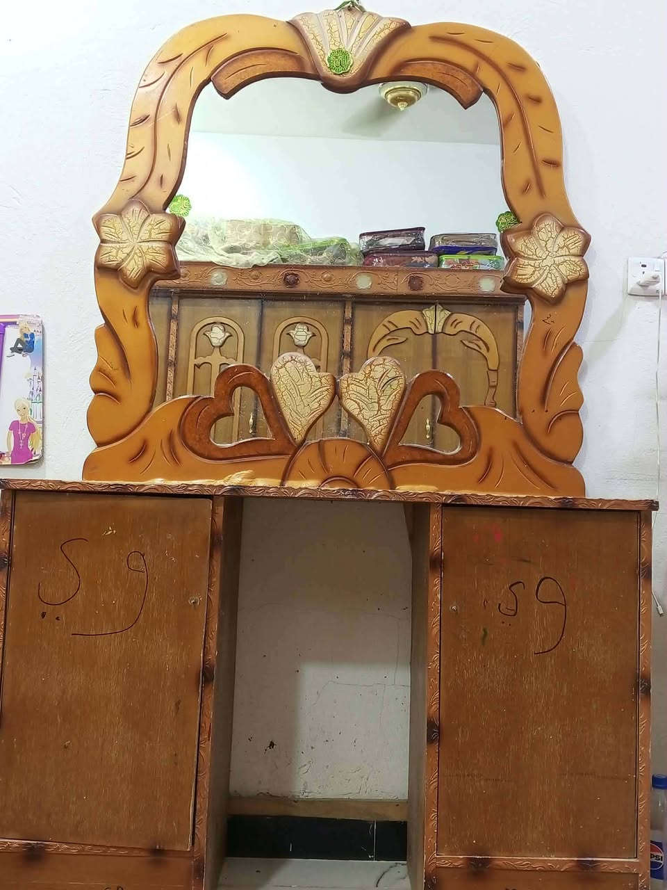 تخم عشر مقاعد ب125 وغرفة عراقية  150وبيهم مجال للبيع ناحية الوحدة رقم للتواصل ***********
