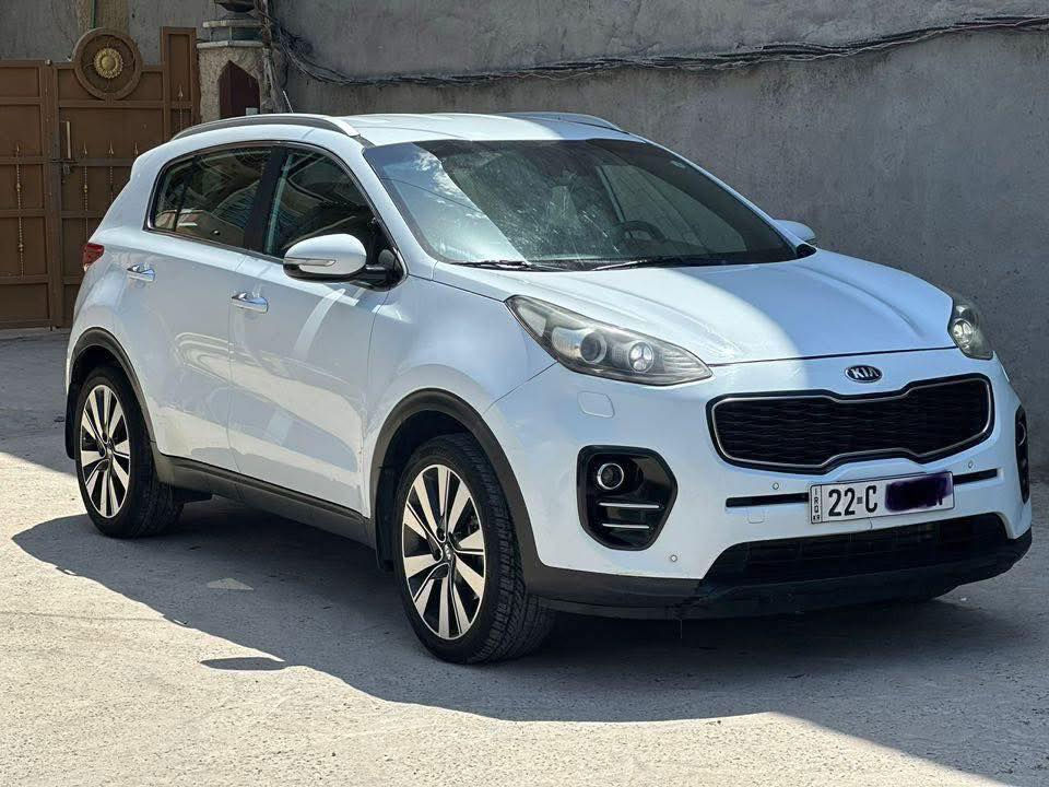 كيا سبورتج خليجي 2017  السيارة بدون حادث فقط بدون صبغ فقط بارد مفتوح محرك مبدل بي ضاغطة وزنجيل 
السعر 160 وبي مجال بغداد حي القاهرة 
***********
