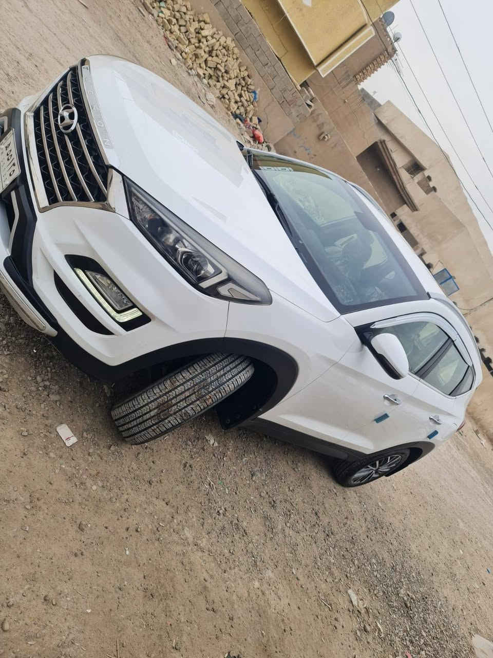 سلام عليكم
توسان للبيع 2019  خليجي كاصد فول مواصفات 1/1عده البنوراما

```مواصفات:```
حساسات
لايت 5عدسات
لد امامي 
لد نهاري
اشاير بل مري 
مري شفط 
اشاير ترحيب 
تغيير انظمه السياره 
حساسات الابواب عند الفتح  بصمه تشغيل + بصمه ابواب
شاشه 
كشن السايق كهربائي
تبريد قطعتين+ ثلاجه
الارضيه مغلفه جلد
كامره خلفيه
تحكم ستيرن
اريل مثلث نبكيشن 
ماشيه ٦٨ الف
رقم بغداد بسمي
سعر 205
عنوان بغداد ابو غريب

***********
