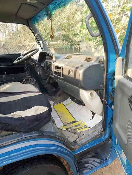 السلام عليكم كيا سامسوك موديل 99سياره بلاديه سنويه جديد ال 30لمكان كربلاء السعر 40 وبيا  مجال رقم الاهاتف ***********
