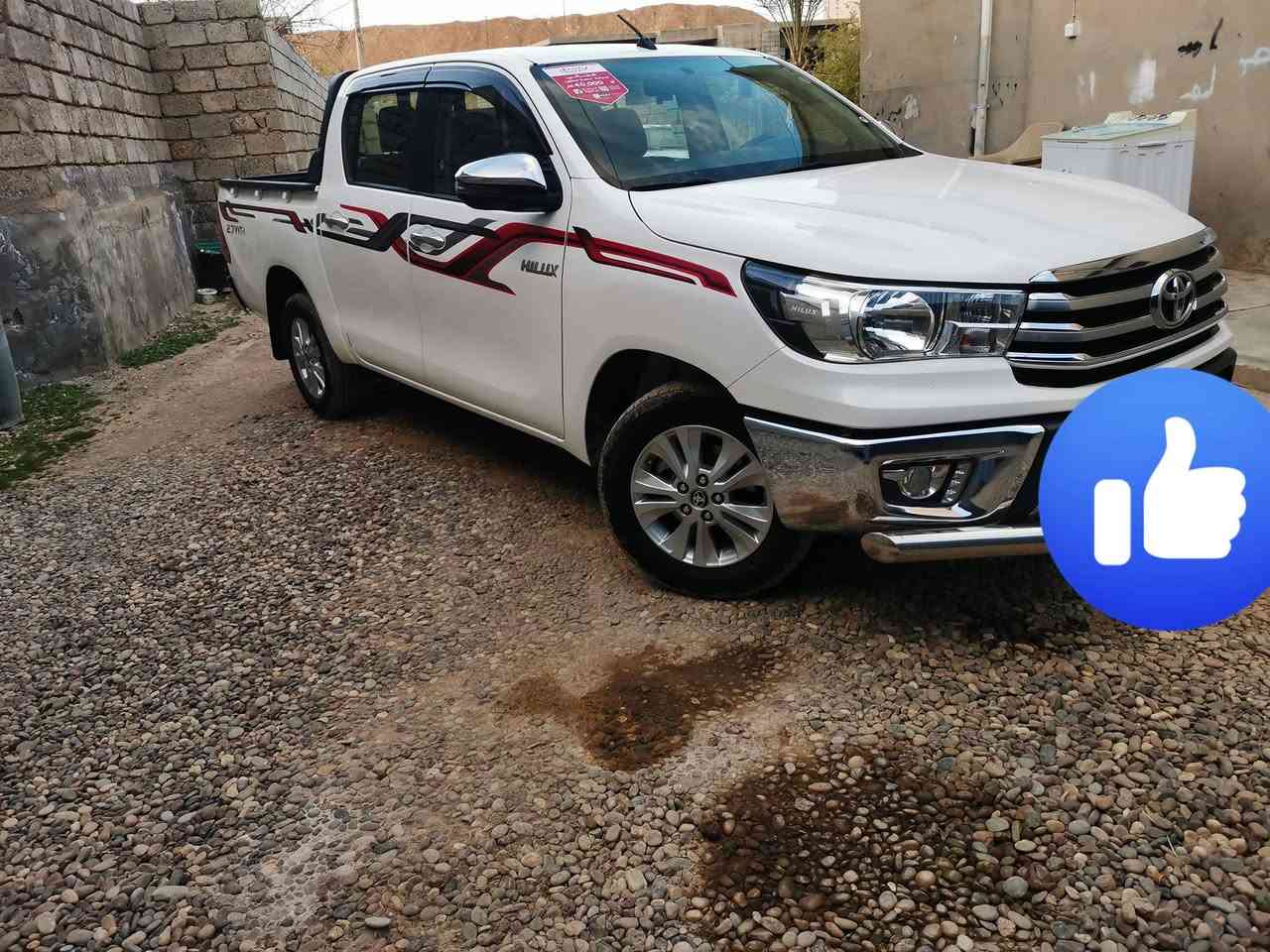 سلام عليكم ورحمة الله وبركاته عندي مرزي٢٠٢١ السياره جديده مال جناي ما تصرف عليه أربع رقم شمالي أربيل ملاحضه السياره بيه فقط باب السايق شويه بيه بارد باقي السياره ما بيه اي شي السعر ٢٥٥ وبيه مجال الطيبين رقم ***********
