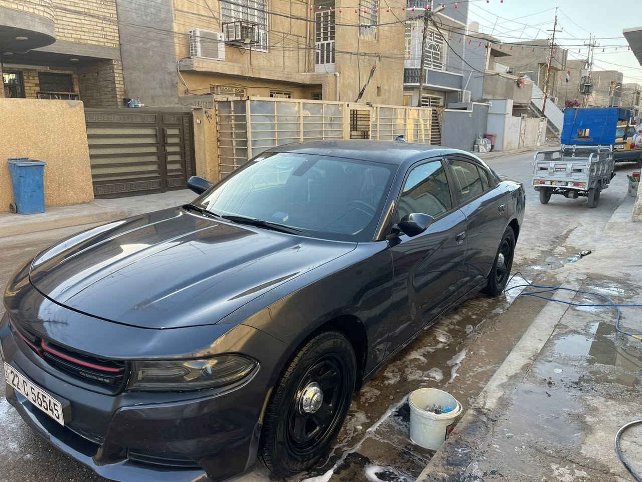 جارجر 2016
SRS
صالون. لون  نيلي

 ماشيه300
 ويل 18
 بيها 3 قطع  صبغ 
 حادث امريكي بسيط

+964 772 749 5694
