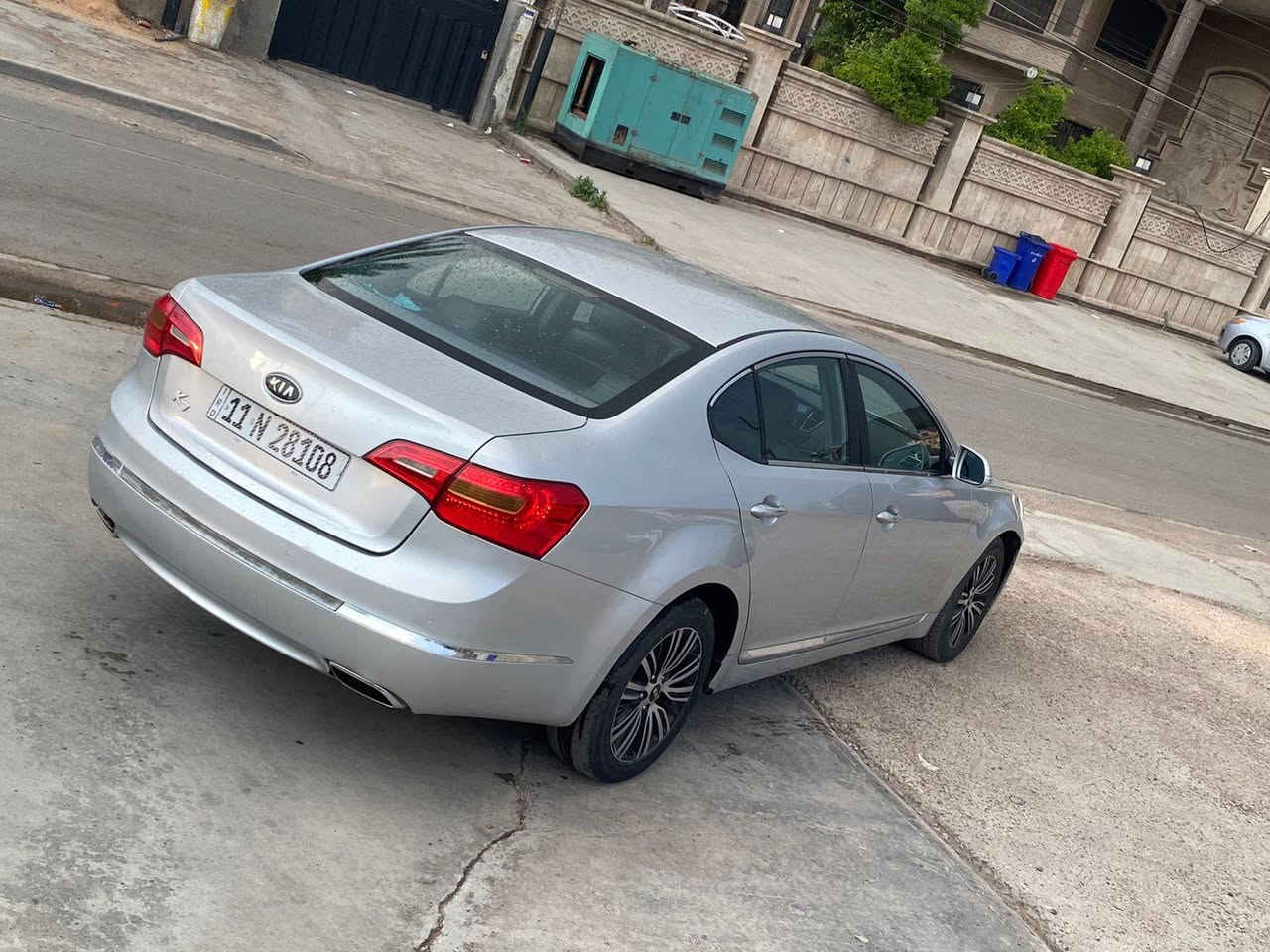 السلام عليكم كادنزا موديل 2012خليجيه سياره جاهزه من كلشي 
6سلندر دوش مابيهه اي نقص رقم بغداد باسمي بيهه ربع البنيد والجاملغ بدون دواخل والباقي كفاله عنوان السياره بغداد الكرخ سعر البيع 98وبيهه مجال ***********
