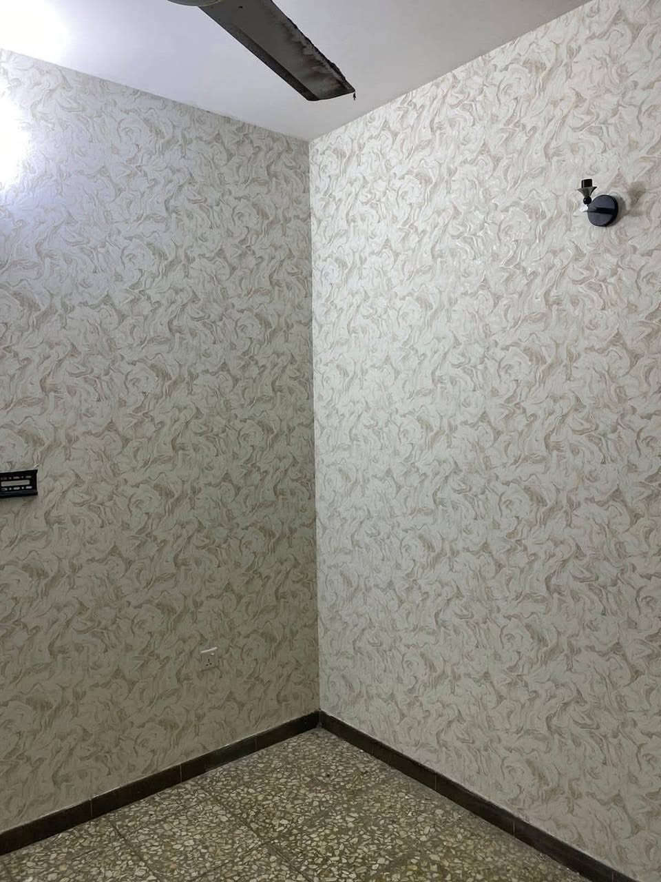 تغليف ورق جدران 
صفاء جواد 
سماوه ***********
