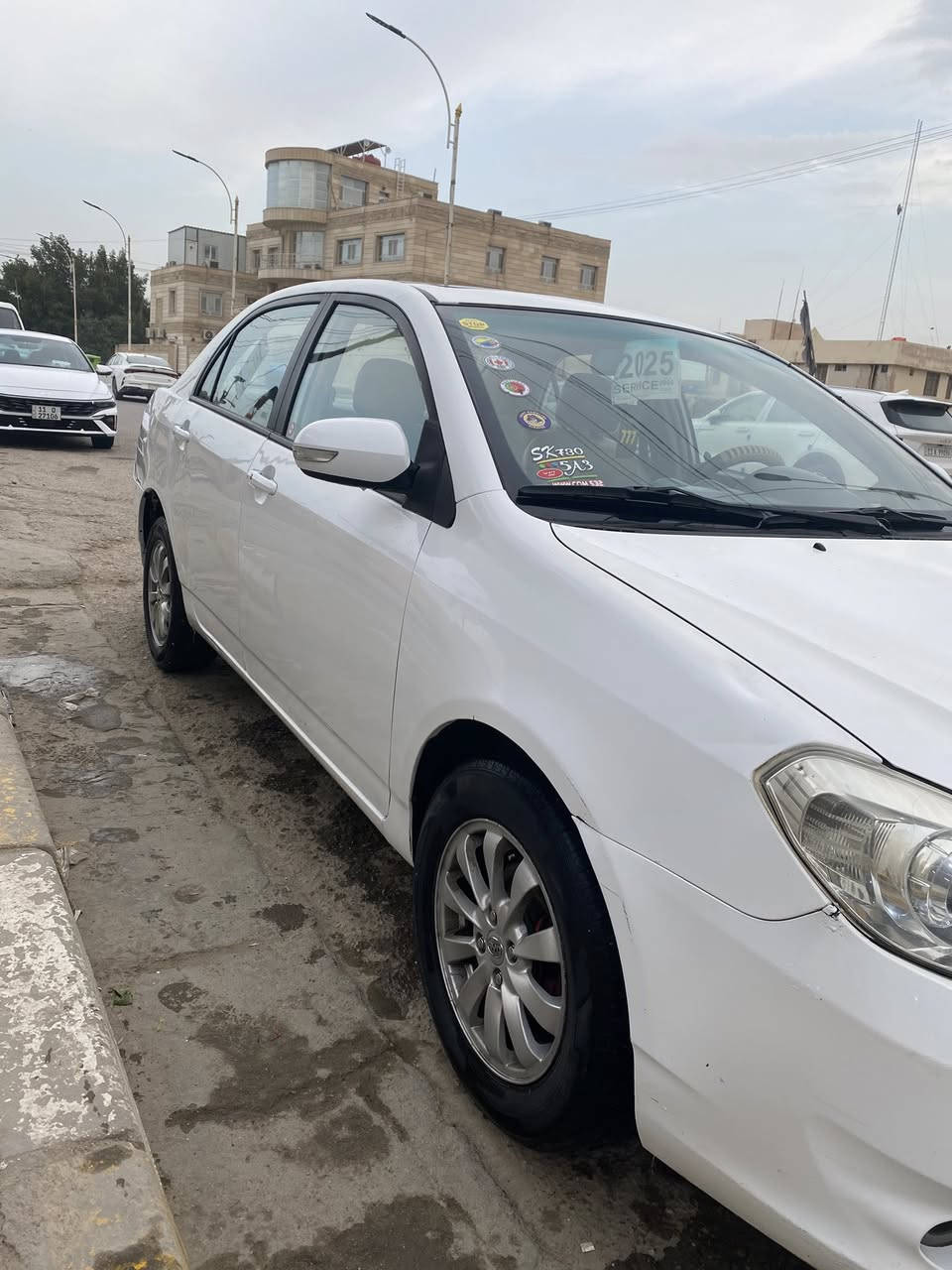 السلام عليكم من رخصة الادمن بي واي دي 2014 ماشيه( 114)سياره مال مزاد قرصه ماباقي شي وينزل ترقيم ع دوله سياره نضيفه حيل كلشي شغال تبريده ثلج سياره بطنه حلوه جديده حيل مابيه نواقص سياره مال جناي تايرات وباتري جديد ودهن السعر (48$) وبيه مجال بسيط حك جيه.
 المكان ناصريه مركز ***********
