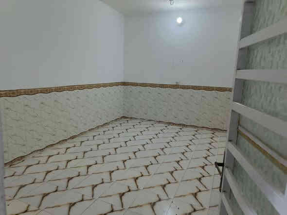 شقه للايجار بناء جديد. طابق ارضي
العنوان: حي رمضان/شارع مؤسسة اليتيم العراقي/شارع الحديقة بنهاية التبليط
المساحة/١٠٠م /سعر الإيجار (٤٥٠الف)لكل شهر 
حيث أن الشقة في الطابق الارضي تتكون من/طارمه صغيره +إستقبال+صاله مع مطبخ+حمام +غرفة نوم
علماً الدرج منفصل (باب وحده) وكما موضح بالصور ادنى. 
للاستفسار الاتصال ع/***********
0772386014
