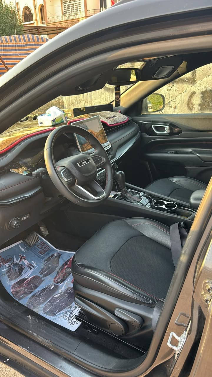 السلام عليكم عندي جيب كومباص موديل 2023
السياره واردامريكي اني مستوردها تراي هوك السياره بيه جاملغ اوبنيد بدون دواخل لاشاصي لالغد كلش نضيفه اوجديدا توكل  بدون رقم السعر ١٤٥ اوبيه مجال للبيع اومراوس حسب القناعه رقم الهاتف *********** غيرمتواجد على الفيس
