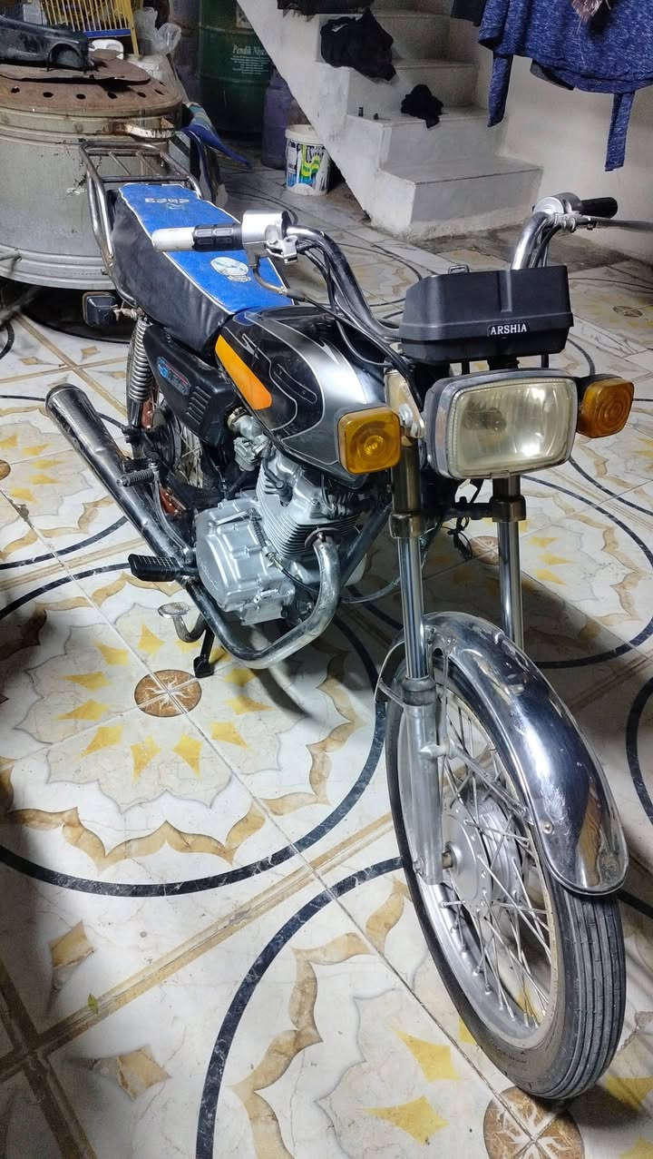 للبيع 4 كير يراني اصلي  مديل 2013 وراق ضايعه كلك مكفوله من سرقه بيه بليته ورقم شاصي  لا تنقص ولا تبخر كلشي ما بيهه حلوه ونضيفه سعر 325 وبيه مجال مكان قرب فندق البارون شراي تصل ***********
