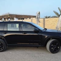 للبيع بدون مراوس جيب موديل 2023  السيارة 7 راكب   vip  جاملغ وبنيد فقط...