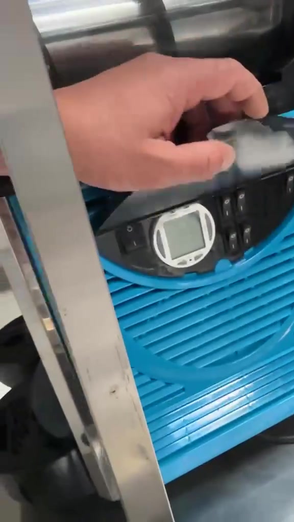 ازبري كاب ايطالي 🔥
مستخدم نضيف جداً 

فول تجميد 

الايطالي الاصل مومال وكلاء العراق 

استخدام ايطاليا فقط 

شكل مرتب قوه ومتانه 

جاهزات من كلشي 

اعداد خير من الله 

السعر والتفاصيل مراسلة الصفحه 

او الاتصال على الرقم ***********

العنوان البصره 

يوجد توصيل الى جميع المحافضات

