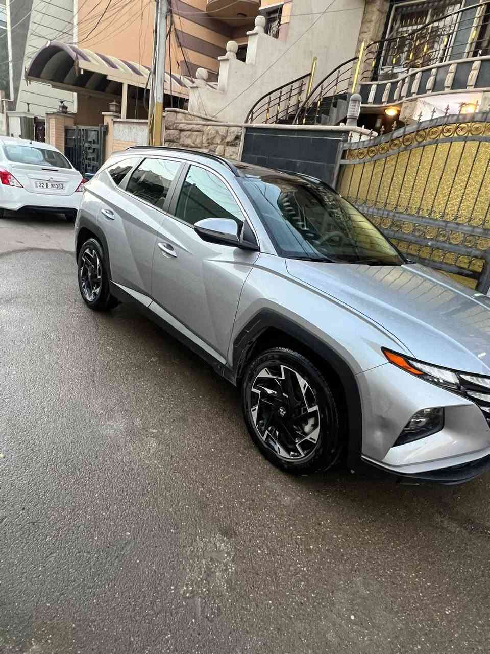 توسان 2022 أمريكي
محرك 1600 توربو هايبرد 
كشنات تدفئة 
شاشة دجتل 
صندوق كهرباء 
كراسي كهرباء 
كاميرا خلفيه 
ويل 19 
سيارة ناعمه وحلوه واقتصادية 
حادث فقط مبدل صندوق باقي كله كفاله لغود شواصي كله كفاله ماشية 50 الف كيلو وليس ميل 

باسمي تحويل ثاني يوم 
*********** 
السيدية
