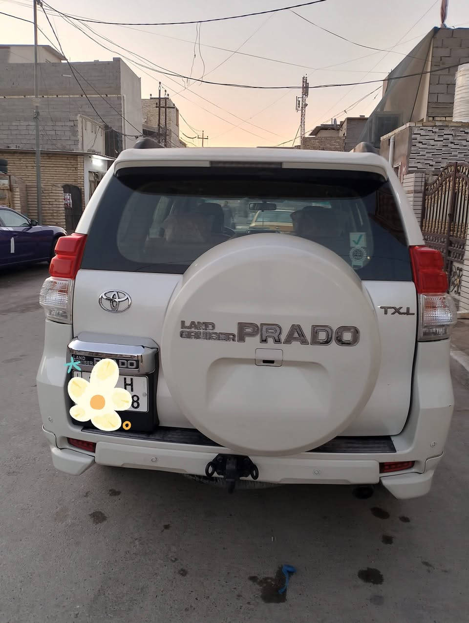 السلام عليكم / برادو مديل 2011 شكل 13 مكينه 2700 مامفتوحه بصمه تشغيل عن بعد بيه بارد ربع جاملغ الخلفي بدون صبغ سياره جاهزه  رقم بغداد بسمي المكان بغداد الحبيبيه / رقم التلفون *********** السعر 210  وبيه مجال
