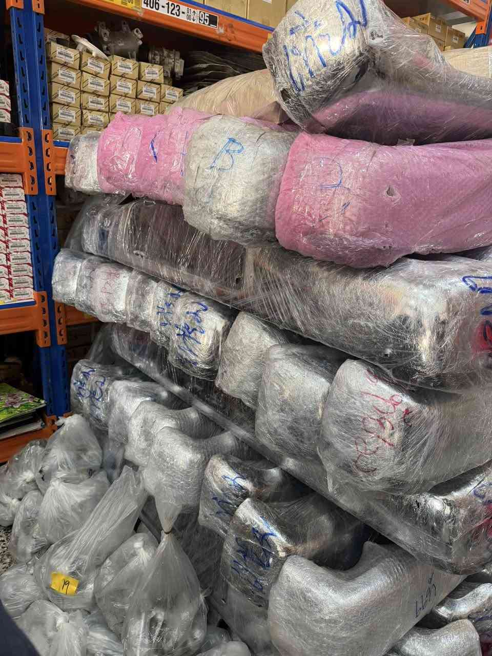 اللهم صلي على محمد وآل محمد 
تعلن شركة العراق 
عن وصول حاوية ادوات احتياطية للسيارات اليابانيه 
تويوتا بيك اب هايلوكس بجميع موديلاتها من 2006 إلى 2025 

للاستفسار الاتصال على الأرقام التاليه 
مبيعات المفرد 
***********
مبيعات الجملة 
***********
العنوان :بغداد الطالبية قرب فلكة 83 

مستعدون لتجهيز المحلات والشركات 🛠️
